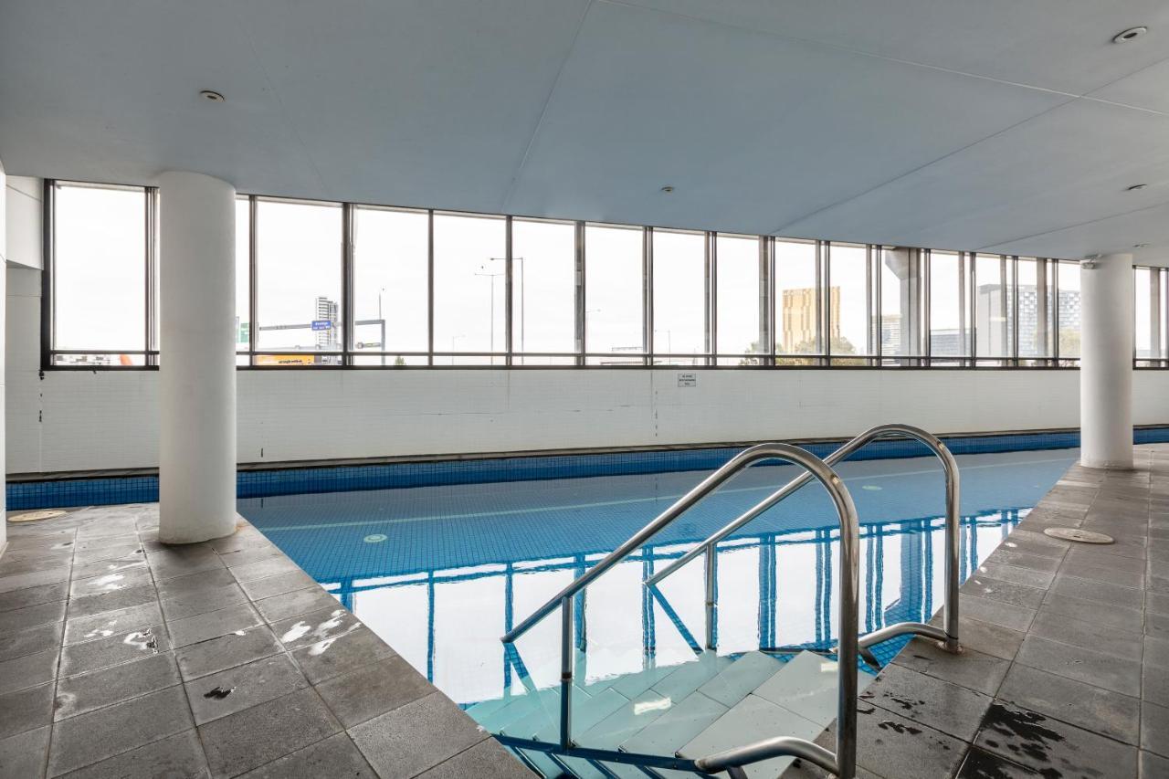 ☆Of Southbank☆Light Filled Apartment☆Huge Private Terrace With City Views☆Parking☆Pool☆Gym☆Wifi Melbourne Eksteriør bilde